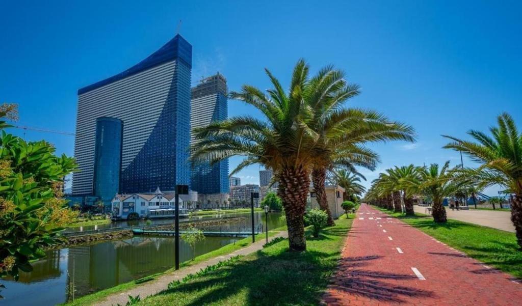 Orbi City In 巴统 外观 照片